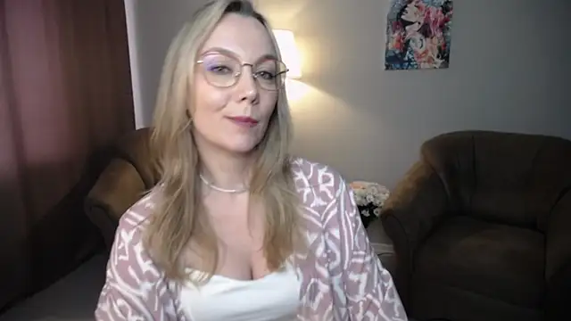 Chat +18 de Ava_Elior ao vivo