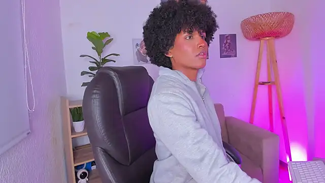 Chat XXX en directo de NaomiSaenz_
