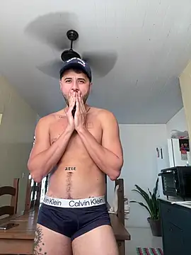 Chat XXX ao vivo de guzzfit