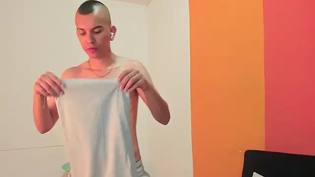 Rowan_Cley Chat XXX live