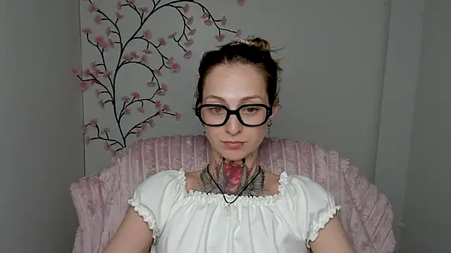 Esmi_Winter's Live XXX Chat