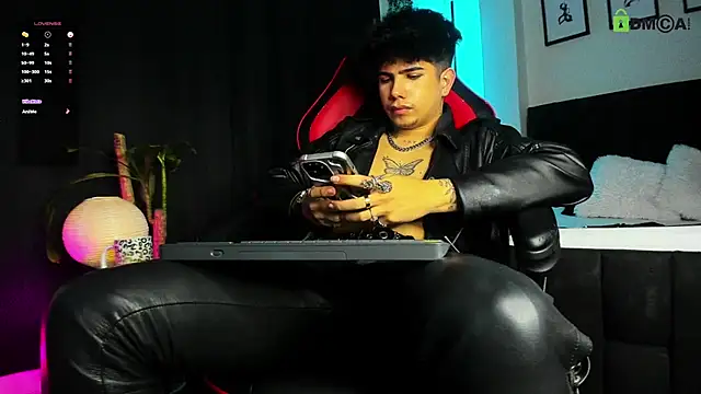 LyleBennett_'s Live XXX Chat