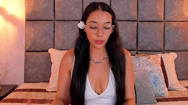 Roseaurora's Live XXX Chat