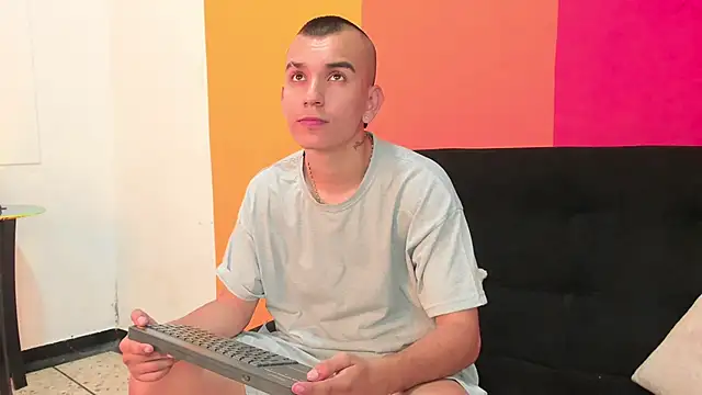 Rowan_Cley 라이브 XXX 채팅