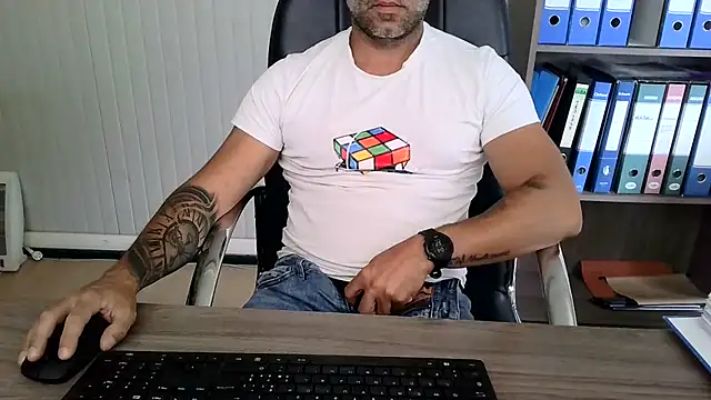Evasionee XXX чат на живо