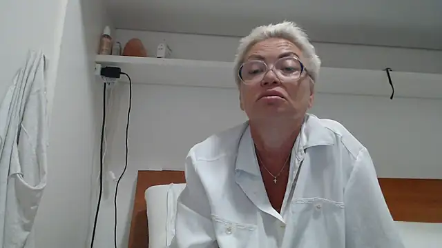 LindaL: απευθείας συνομιλία ΧΧΧ