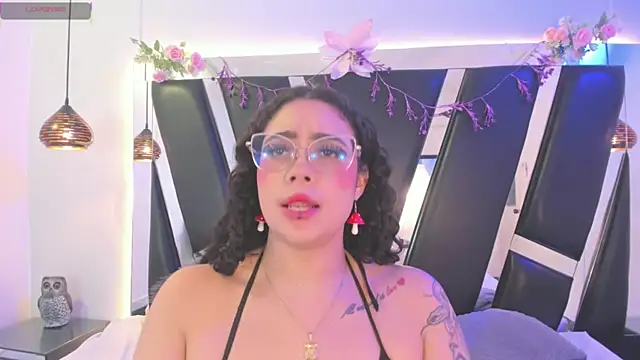 Chat +18 de antonelllepiercee ao vivo