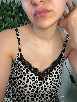 BarbieDanss Adlı Modelin Canlı XXX Sohbeti