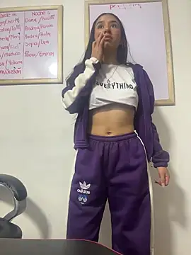 Czat XXX na żywo – LilyRossi_
