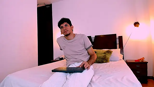 Lucas_Dream Adlı Modelin Web Kamerası Şovu