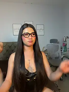 JassmineLove Adlı Modelin Canlı XXX Sohbeti