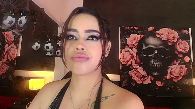 EvaaFoxxy1 Chat XXX in diretta