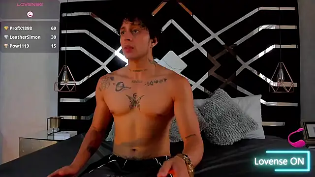 JayTaylorr élő XXX-chatje