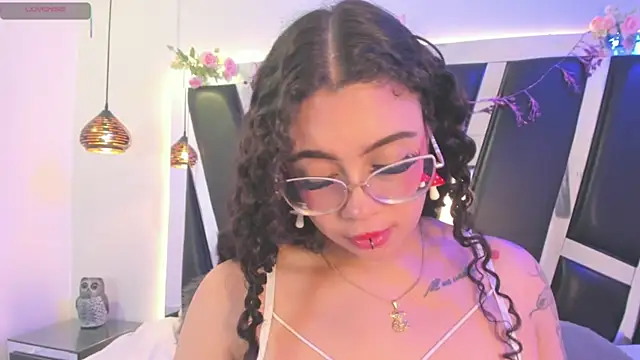 antonelllepiercee's Live XXX Chat