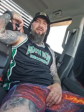 Beardedtattoodのウェブカメラショー