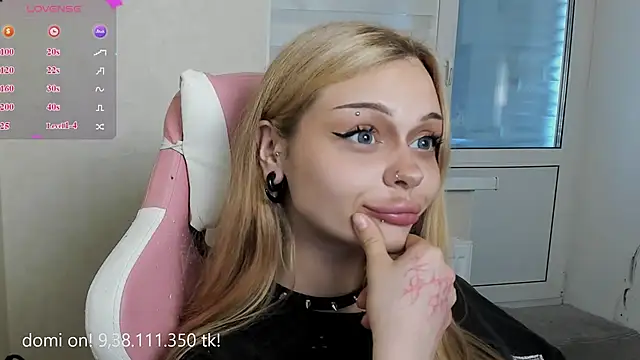Živý XXX chat MelonyEmo