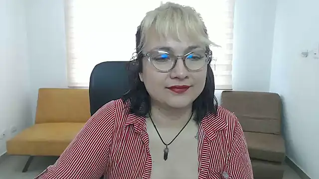 AnyaLuxx's Live XXX Chat