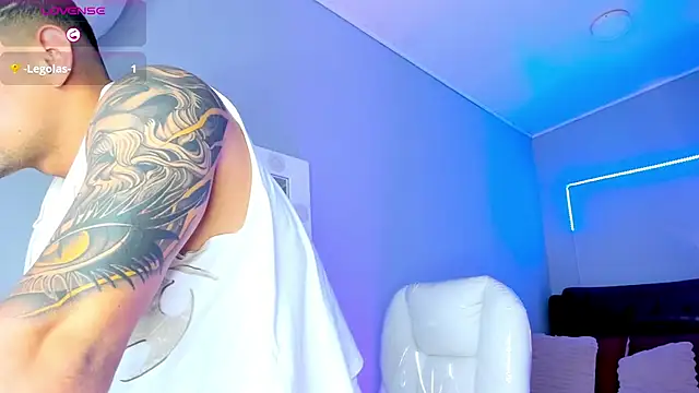 XXX chat uživo modela Alex_cute77