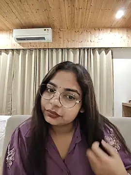 Chat +18 de Himani_0122 ao vivo