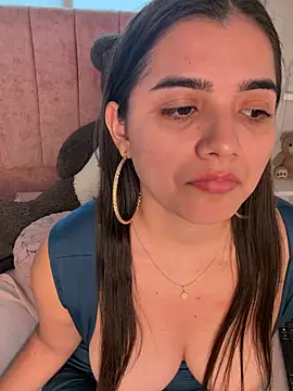 salomecute21 Adlı Modelin Canlı XXX Sohbeti