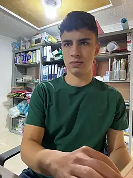 AdrianRinaldi 现场XXX聊天