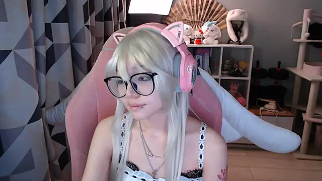 SaxonDibs' Live XXX Chat