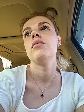 Czat XXX na żywo – HarrietDart