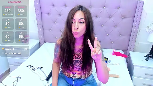 Chatroom XXX en direct de HollyBloom_