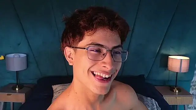 Chat +18 de Aaron_Eze ao vivo