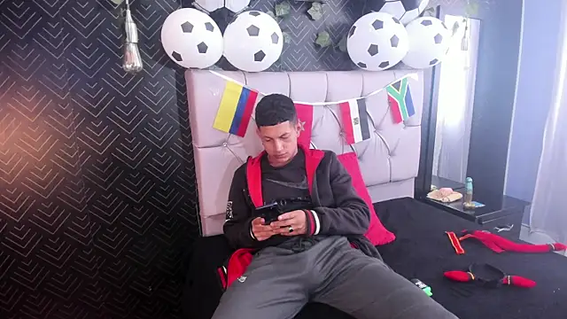 Tony_Zackk: онлайн-секс-чат