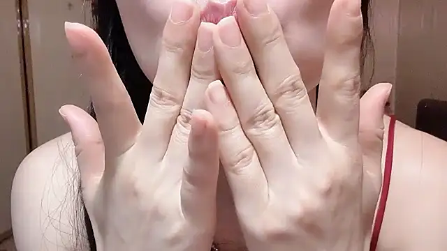 LinhChi_9x's Live XXX Chat