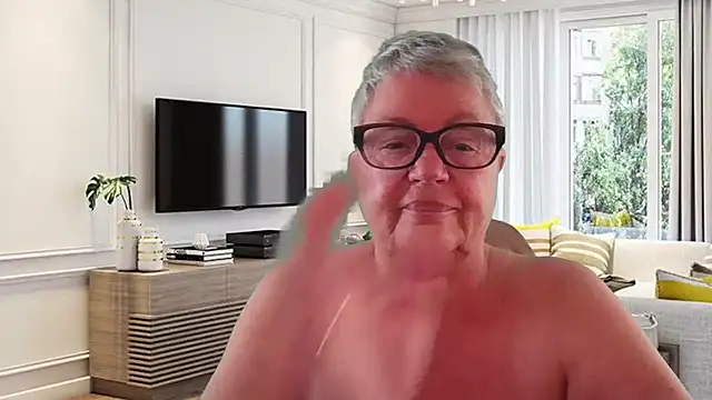 Mystery-Grandmother Live XXX-chat