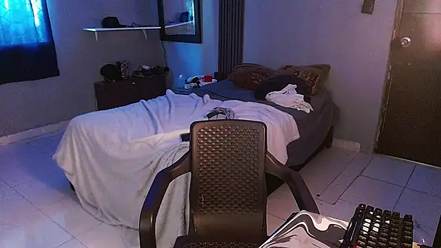 Mr_yisuzz Adlı Modelin Canlı XXX Sohbeti