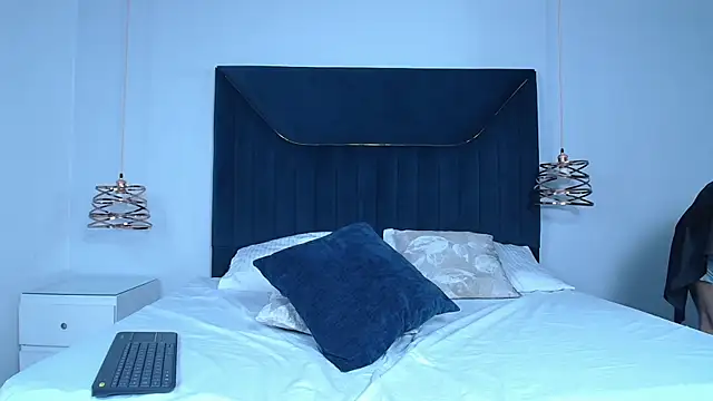 Pertunjukan Kamera Web IzanDupond