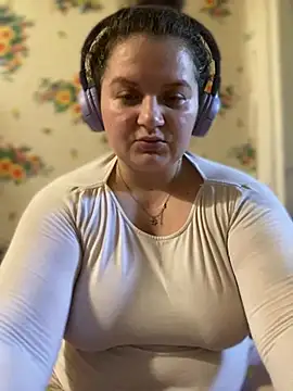 Nenssy555's Live XXX Chat