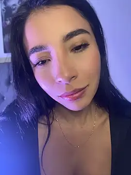 ALMA-11 live XXX chat