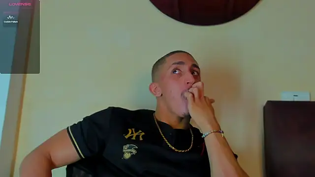 MikeRoss7777 Live XXX-chat