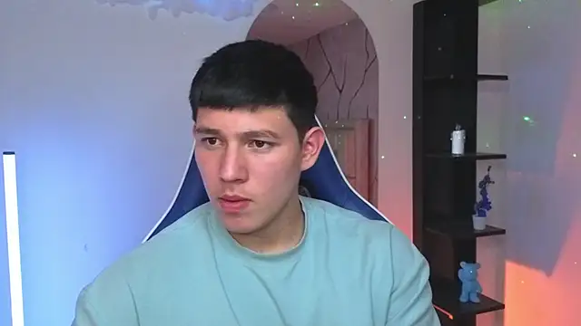 Czat XXX na żywo – JamesCr_