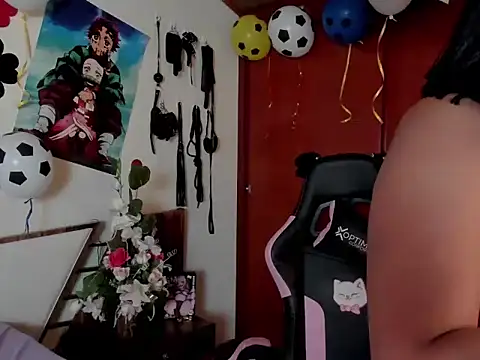 zaraywhitmoreのライブXXXチャット