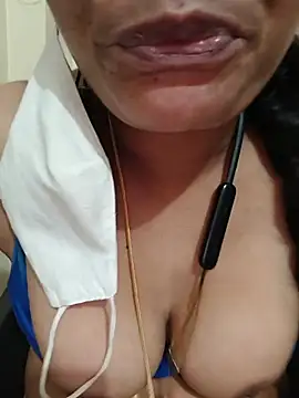 Chat XXX en directo de taratelugu