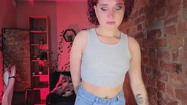ScarlettSparkss' Live XXX Chat