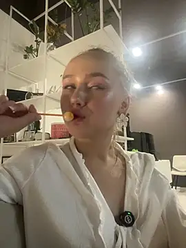 Emi_Sterling Live XXX-Chat