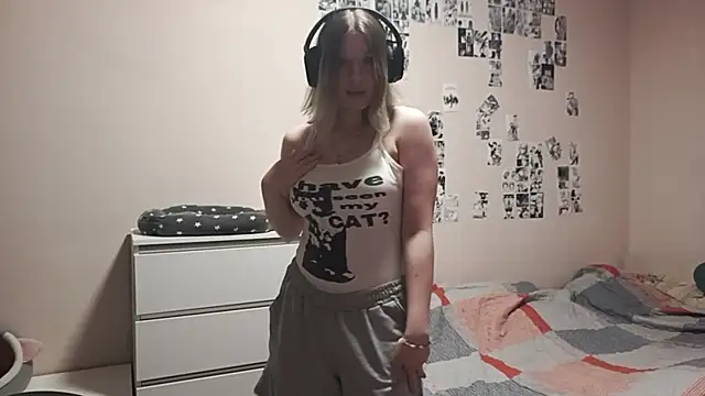 ViolettaCatechini webcam show