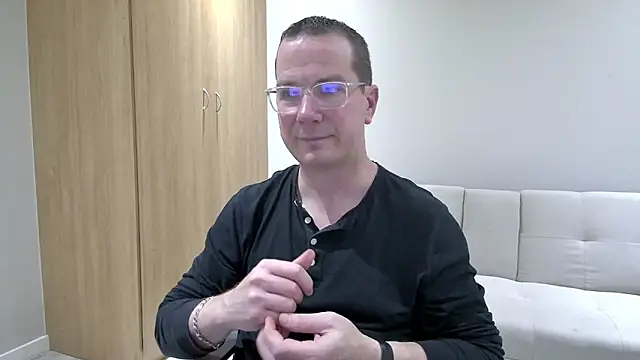 BrettJ81 live XXX chat