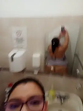 Chat +18 de SelennaCooper ao vivo