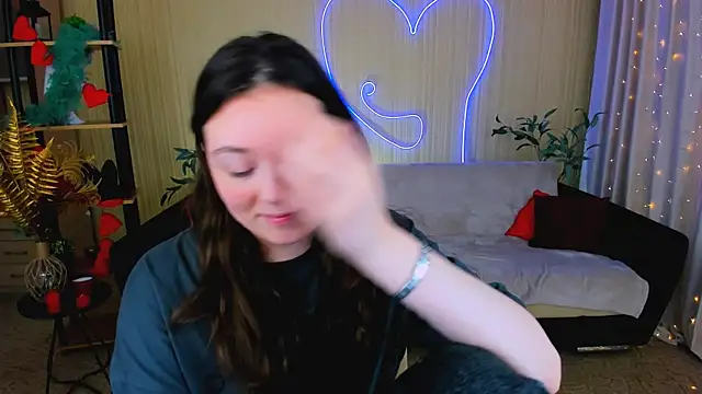 AlluringLookk's Webcam Show