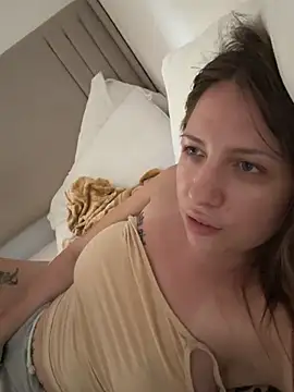 Sashabunny Adlı Modelin Canlı XXX Sohbeti