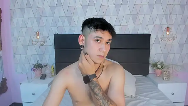 MarkLaurens Chat XXX in diretta