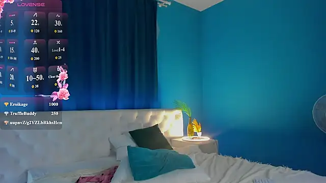 Linablueeyed Show in webcam