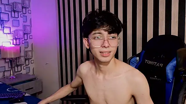 Twink_Sebas7 Webcamshow